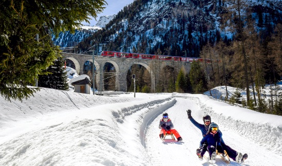 Schlittelbahn Preda - Bergün Schlittelbahn Preda - Bergün.